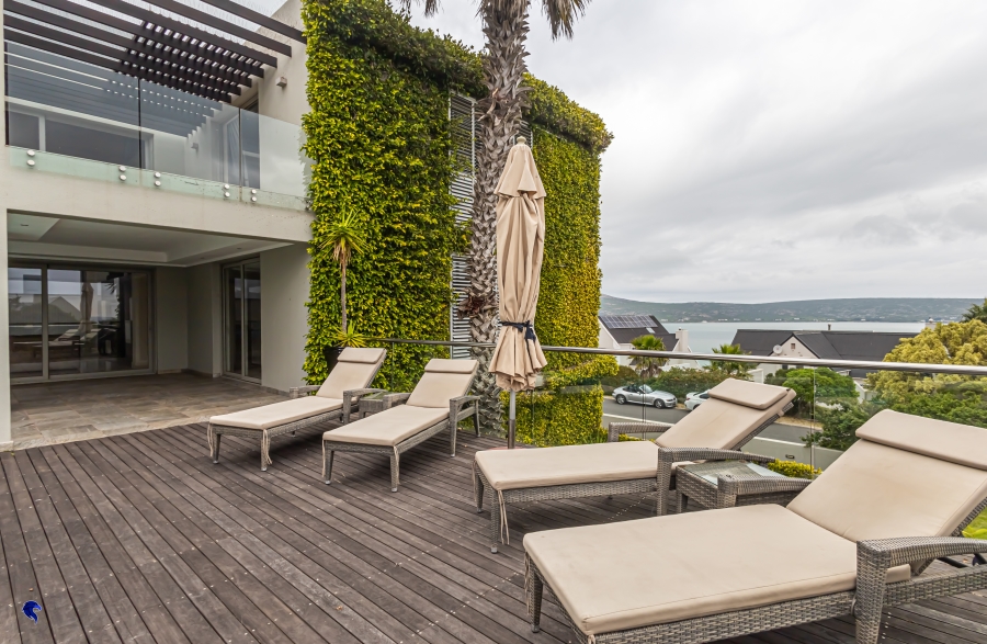 6 Bedroom Property for Sale in Myburgh Park Western Cape